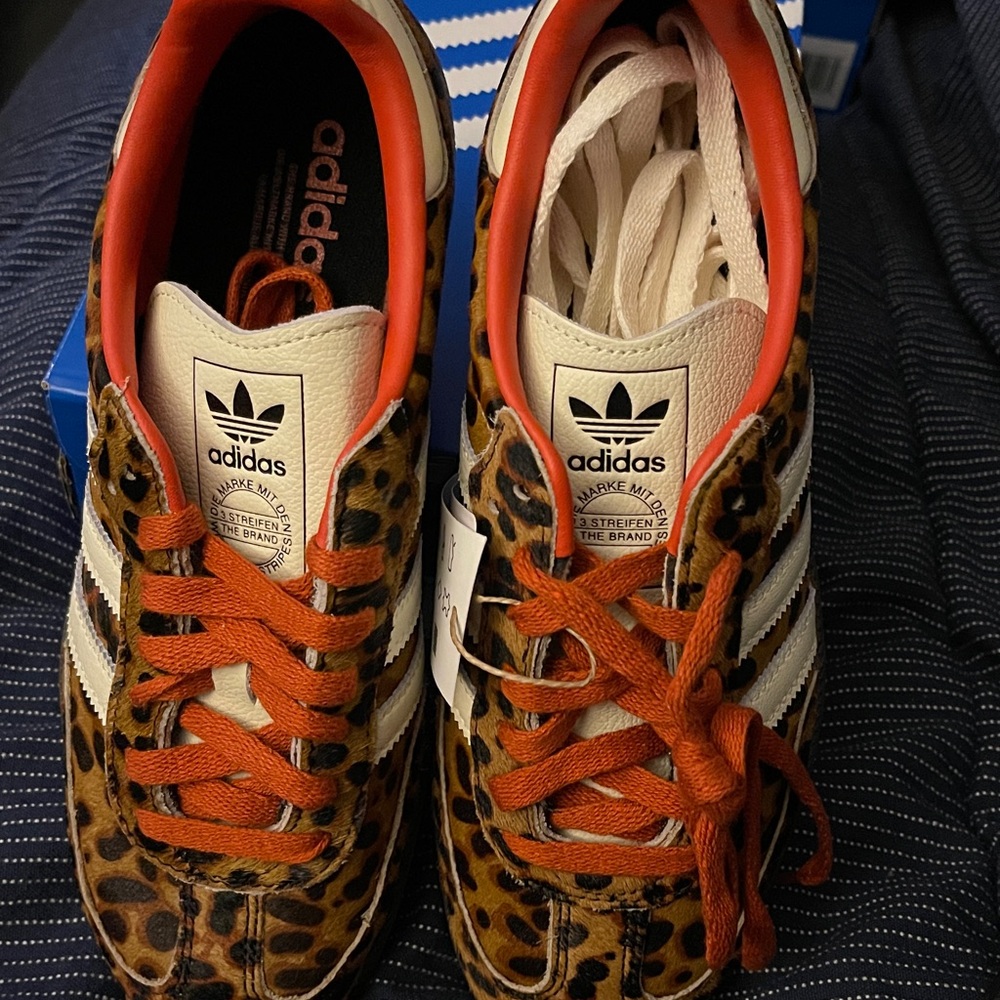 Authentic Women’s Adidas Sambas Sneakers w/Leopard Pattern
 Women Size 12 - Picture 5 of 16